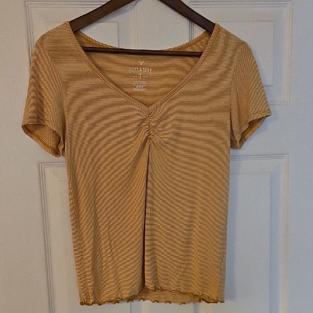 Vine & Love Women's Tan Ruched Short Sleeve Top